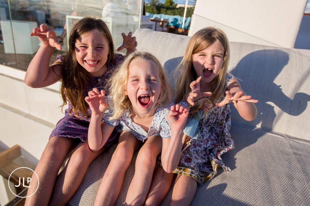 Children playing at a family-friendly Sky Bar Carvoeiro wedding welcome event.